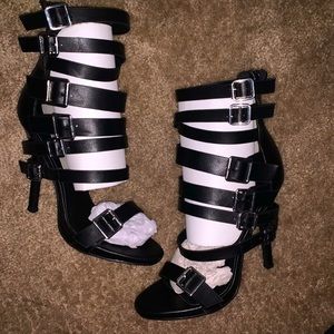 Wild Diva Bridget Black Strappy Heels Size 7.5